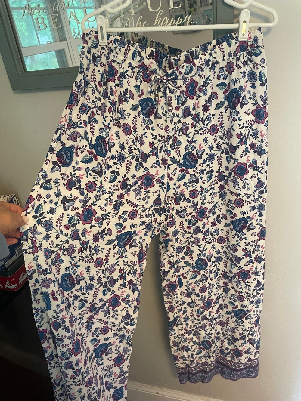 Joie wide leg palazzo pants with Blue and Pink Floral Pattern size L - Picture 2 of 10